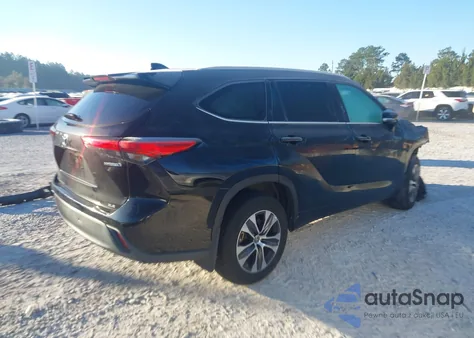2022 Toyota Highlander Hybrid Xle z USA, uszkodzony, nr VIN 5TDGBRCH3NS548853